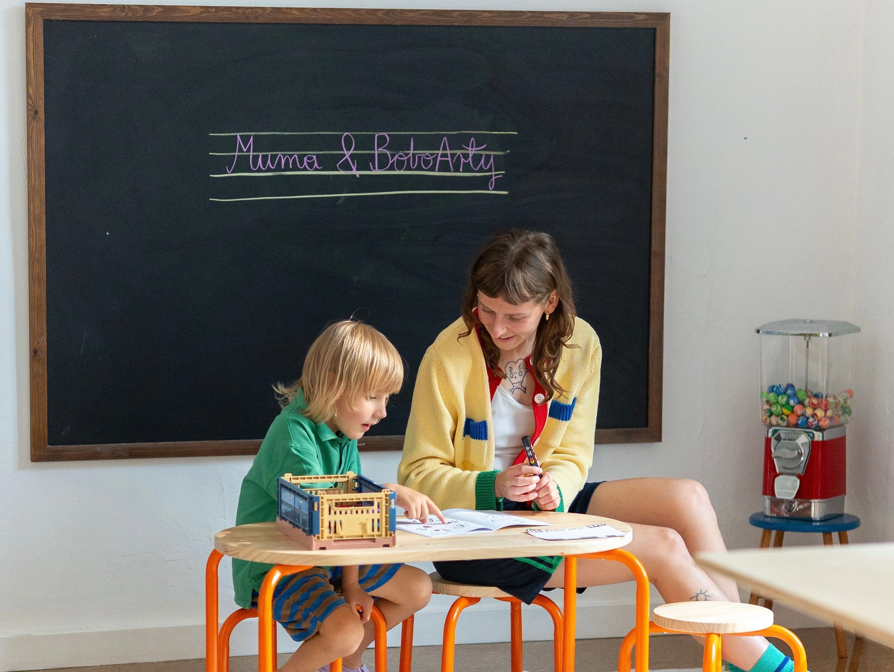 BACK TO SCHOOL, ALE PO NASZEMU. MUMA × BOBO ARTY