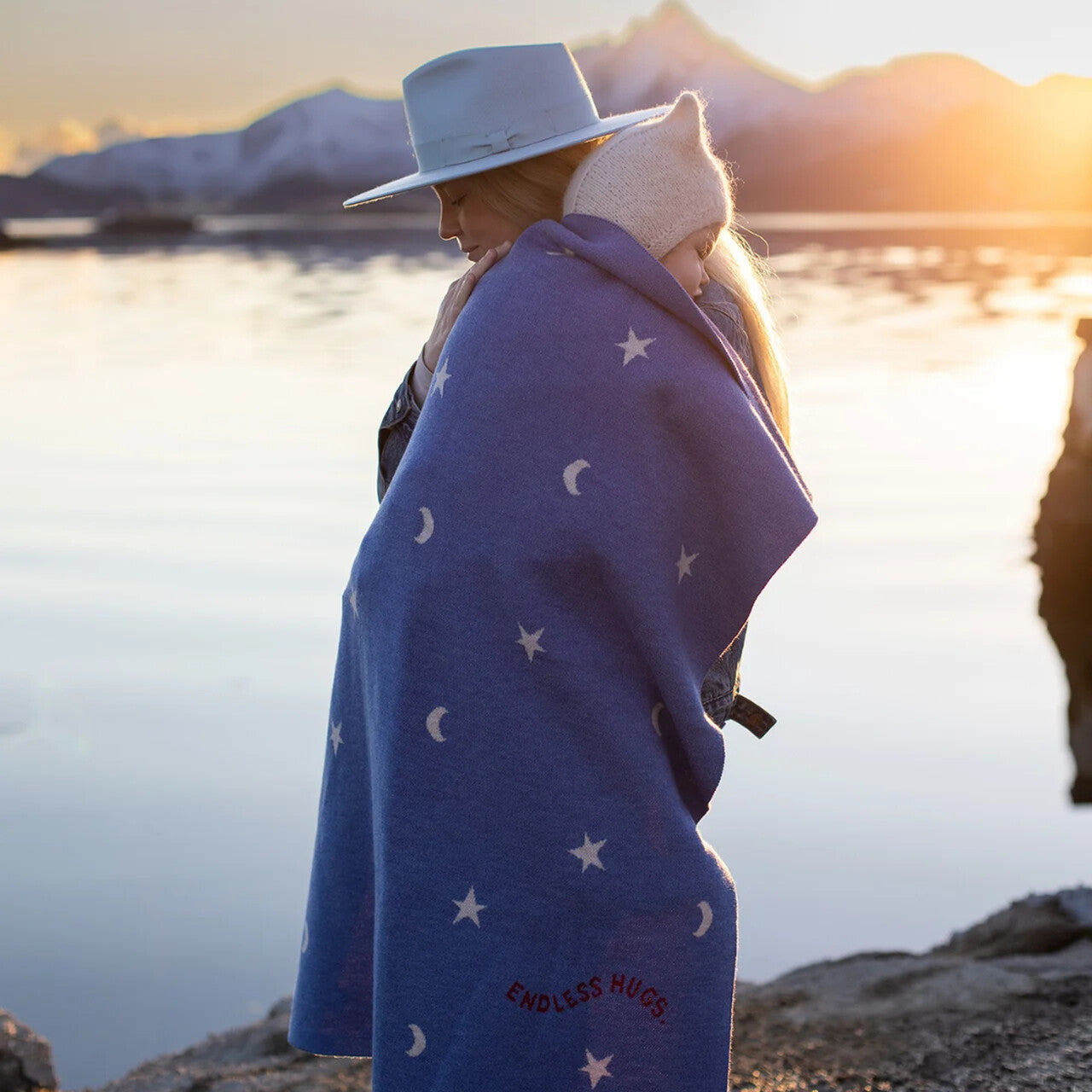 KOCYK WEŁNA MERINO NIEBO ENDLESS HUGS